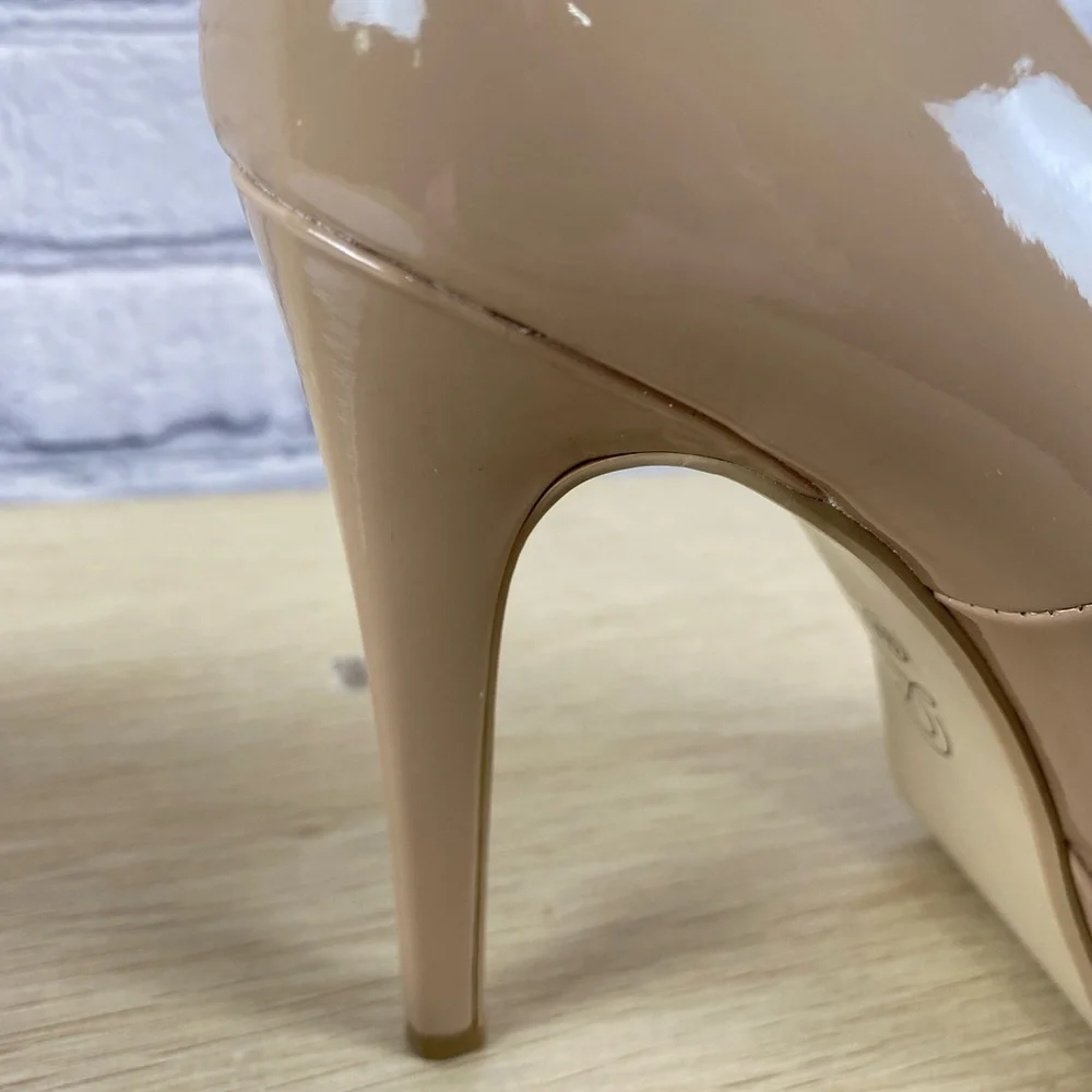 Chinese Laundry Platform Heels size 9 NWT